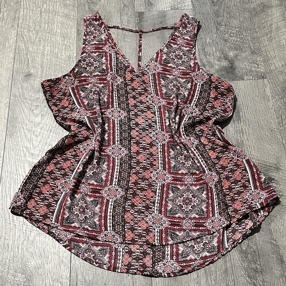 pink rose XL Women’s Patterned Blouse v neck tank top polyester - Picture 2 of 8